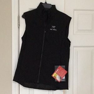 NWT Arc’teryx Black Vest